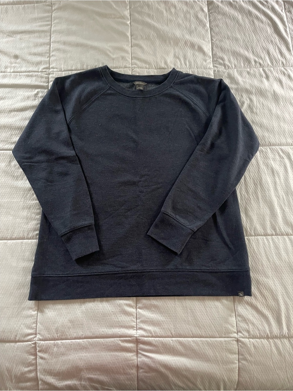 Eddie Bauer Women’s Classic Crewneck Sweatshirt in Navy